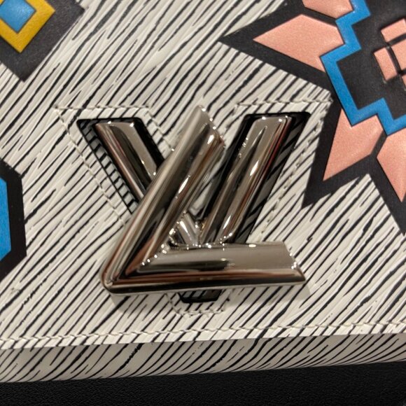 Louis Vuitton Twist Wallet Limited Edition Azteque Epi Leather (87010) - Picture 5 of 10